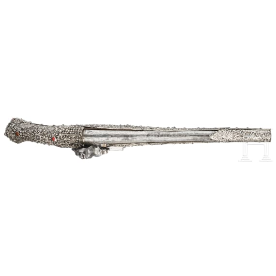 Balkan-Turkish flintlock pistol with silver filigree decoration and powder flask, 20th century, made using old parts