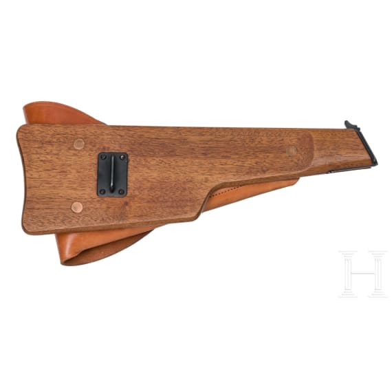 An FN Mod. 1935 Hi-Power "Capitan", with combined shoulder stock/holster