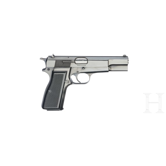 An FN Mod. 1935 Hi-Power, with shoulder stock