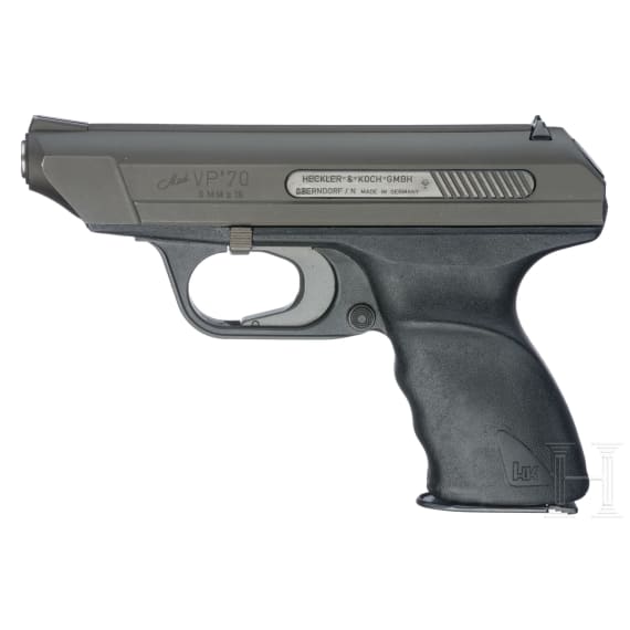 Heckler & Koch Mod. VP 70 Z, 1. Ausf&uuml;hrung, mit Anschlagschaft und Beriemung, dazu Magazintasche