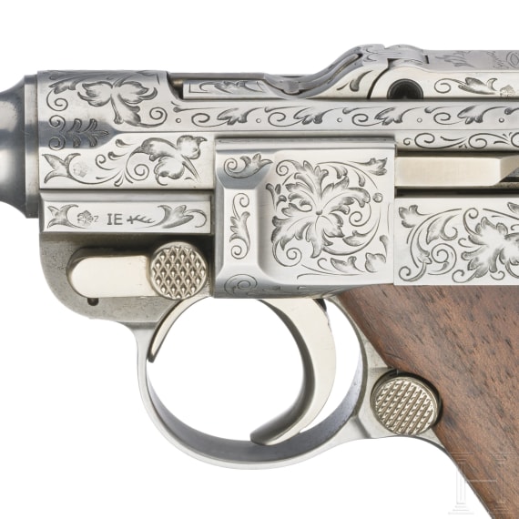 Mauser Parabellum mit Werksgravur, im Koffer