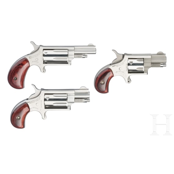 Set of three North American Arms mini-revolvers, in case