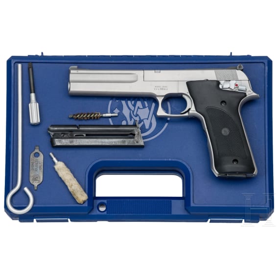 A Smith & Wesson Mod. 2206