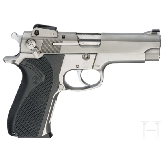 A Smith & Wesson Mod. 5906