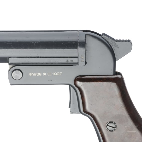 A CZ Uhersky Brod Mod. she 1944/67 flare gun, with holster