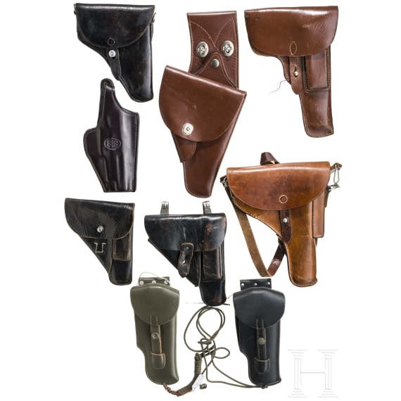 Neun Pistolentaschen