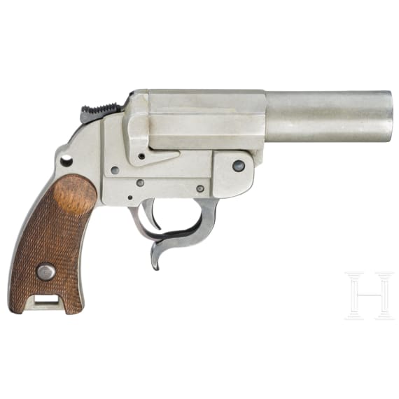 A flare gun F.W. Heym Type 3