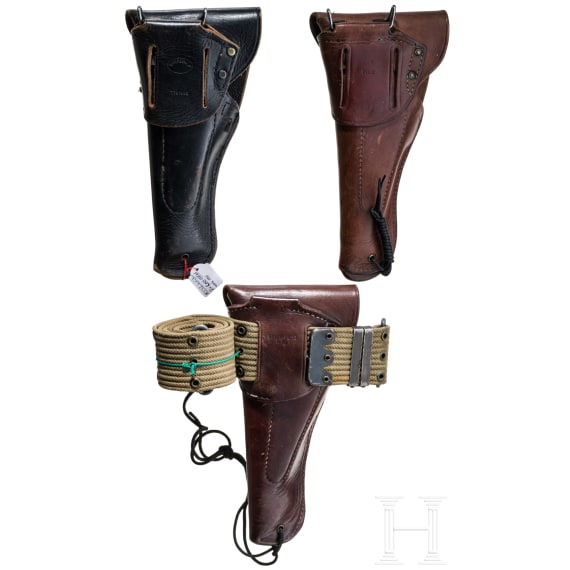 Drei U.S.-Milit&auml;rholster (vor und nach 1945), eine U.S.-Milit&auml;rkoppel