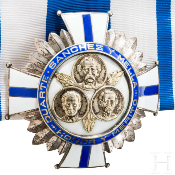 Order of Merit of Duarte, S&aacute;nchez and Mella ("Orden al M&eacute;rito de Duarte, S&aacute;nchez y Mella"), Grand Cross Class Set, Dominican Republic