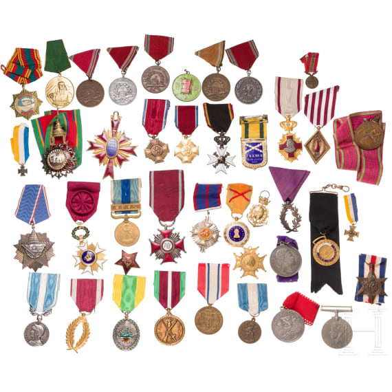 Sammlung mit 45 internationalen Auszeichnungen, zwischen 1900 - 1985