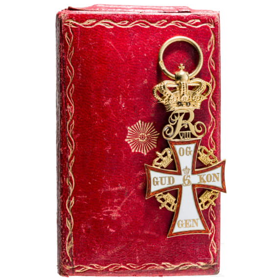 The estate of a General Music Director - A cased Knight's Cross of the Danish Order of the Dannebrog