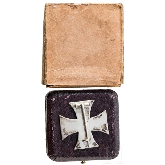 A cased Iron Cross 1914 1st class with card box, made by K.A.G.