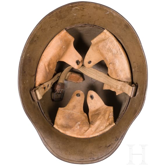 A steel helmet M 17