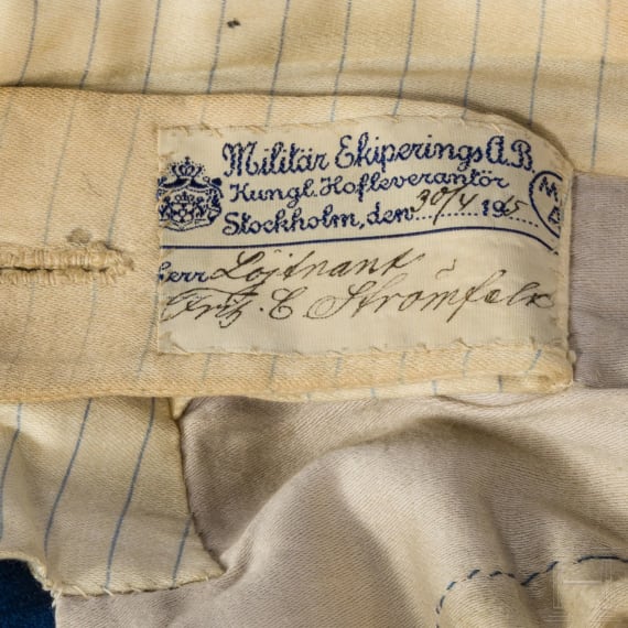 Zwei unterschiedliche schwedische Uniformhosen, um 1914