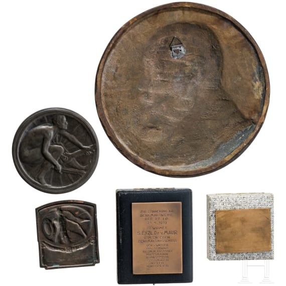Kleine Sammlung von f&uuml;nf Bronzeplaketten, 1. Drittel 20 Jhdt.