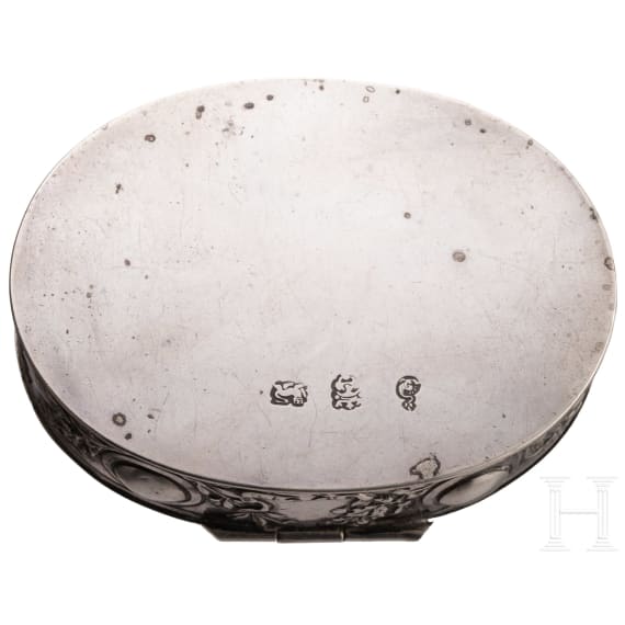 K&ouml;nig Ludwig II. von Bayern - Silberdose mit Spiegelmonogramm &bdquo;L&ldquo;, Gebr&uuml;der Dingelein, Hanau vor 1880
