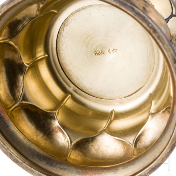 Prinz Alfons von Bayern (1862 - 1933) - ein vergoldeter Buckelpokal, deutsch, datiert 1929