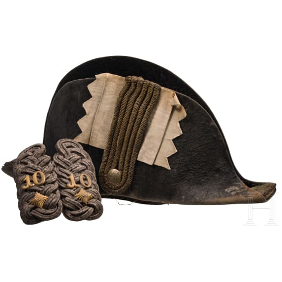 An early bicorne hat for civil servants and two shoulder pieces, 2nd half of the 19th century