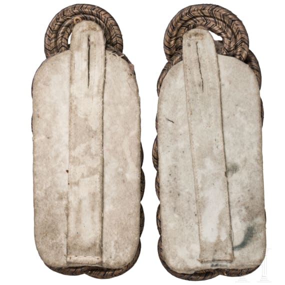 An early bicorne hat for civil servants and two shoulder pieces, 2nd half of the 19th century