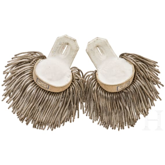 A pair of epaulettes for a lieutenant-colonel in the Royal Bavarian 7th Chevaulegers Regiment &ldquo;Prince Alfons&rdquo;