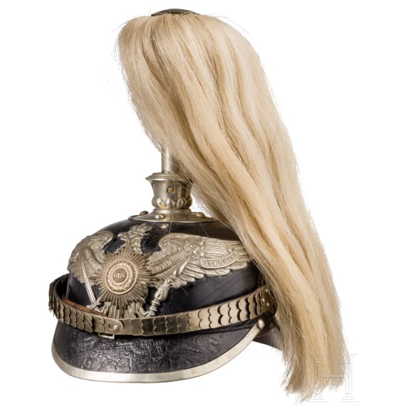 Helm eines Unteroffiziers im 1. Garde-Regiment zu Fu&szlig; in Paradeausf&uuml;hrung, um 1900