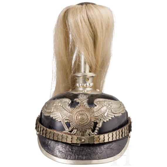Helm eines Unteroffiziers im 1. Garde-Regiment zu Fu&szlig; in Paradeausf&uuml;hrung, um 1900