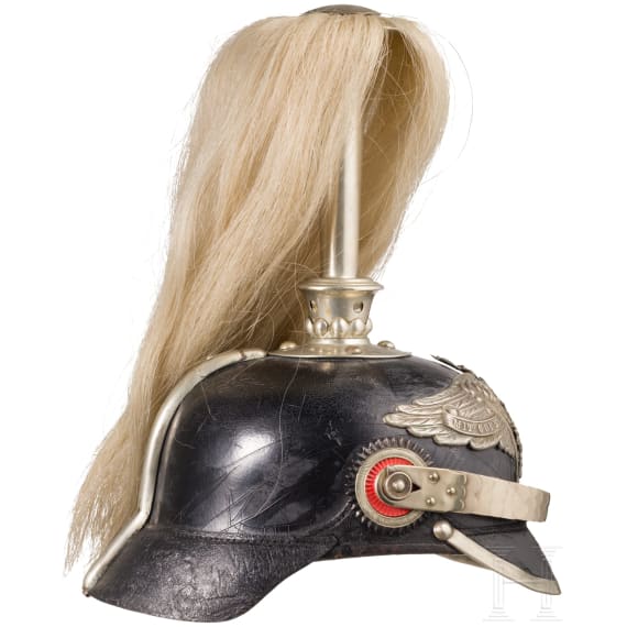 Helm eines Unteroffiziers im 1. Garde-Regiment zu Fu&szlig; in Paradeausf&uuml;hrung, um 1900