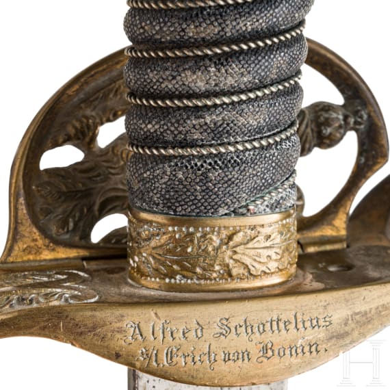 Zwei preu&szlig;ische Degen f&uuml;r Offiziere der Infanterie, 19./20. Jhdt.
