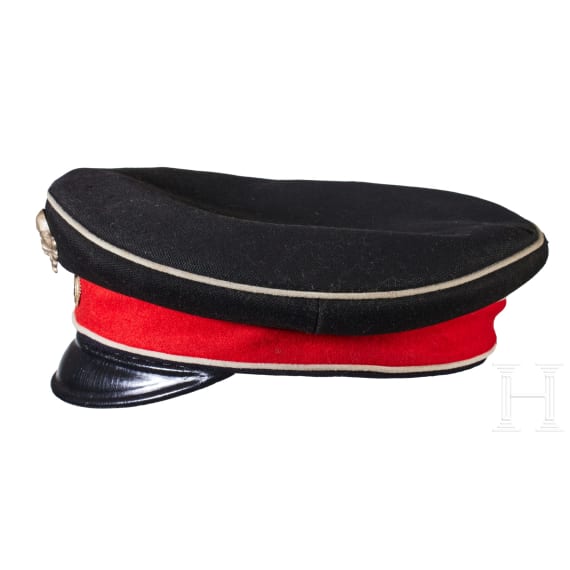 Schirmm&uuml;tze des preu&szlig;ischen 1. Leib-Husaren-Regiments mit Namensbezeichnung &bdquo;Mackensen&ldquo;
