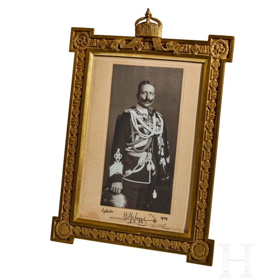 Kaiser Wilhelm II. - signiertes Widmungsfoto in offiziellem Geschenkrahmen 1909