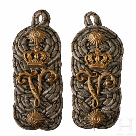 Prinzessin Viktoria Luise von Preu&szlig;en (1892 - 1980) - Schulterst&uuml;cke als Oberst des Leib-Husaren-Rgts., Handschuhe und Sch&auml;rpe