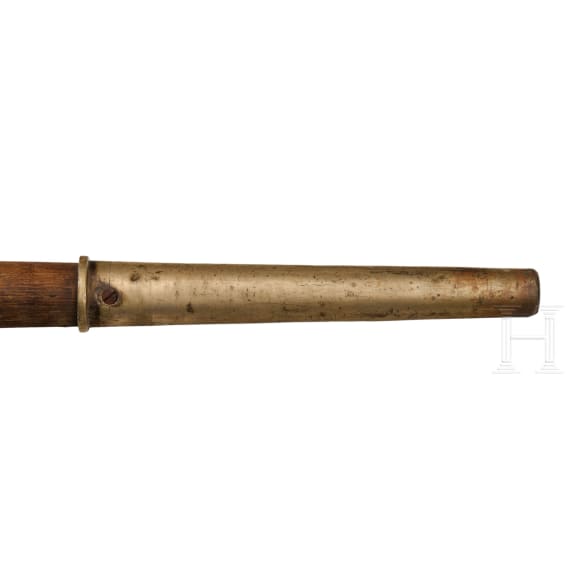 Standarte mit Fahnenspitze und -stange des 2. Leib-Husaren-Regiments &bdquo;K&ouml;nigin Viktoria von Preu&szlig;en&ldquo; Nr. 2