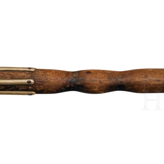 Standarte mit Fahnenspitze und -stange des 2. Leib-Husaren-Regiments &bdquo;K&ouml;nigin Viktoria von Preu&szlig;en&ldquo; Nr. 2