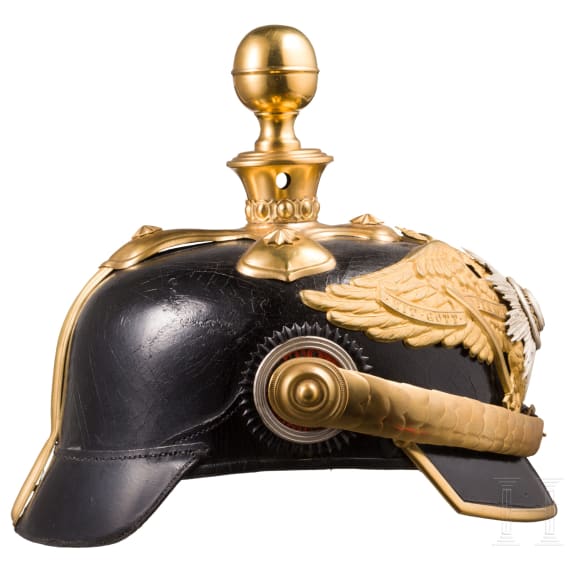 Generalshelm M 1889 in der Trageweise ab 1897 f&uuml;r Generale der Artillerie