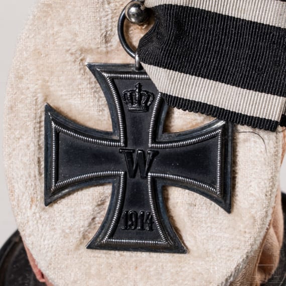 Gruppe Patriotisches Porzellan und Eisernes Kreuz 1914