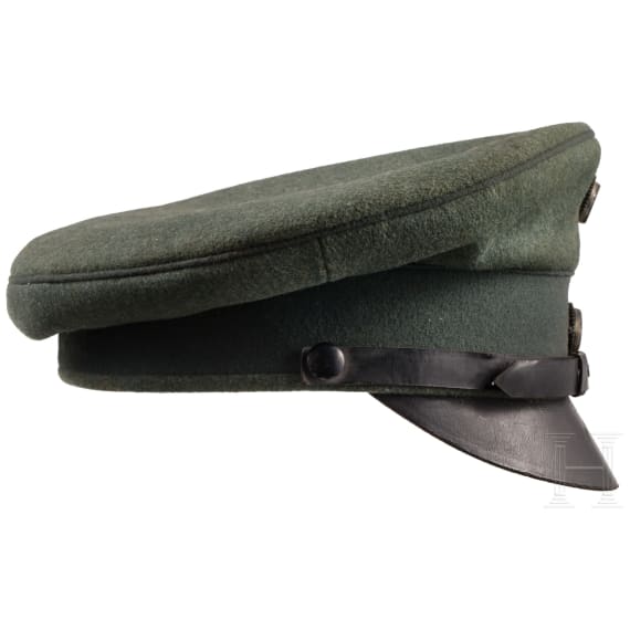 A visor cap M 1917 for Prussian officers