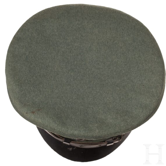 A visor cap M 1917 for Prussian officers
