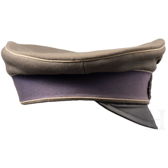 A field-grey visor cap for officers