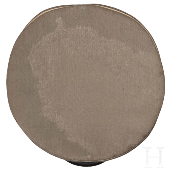 A field-grey visor cap for officers