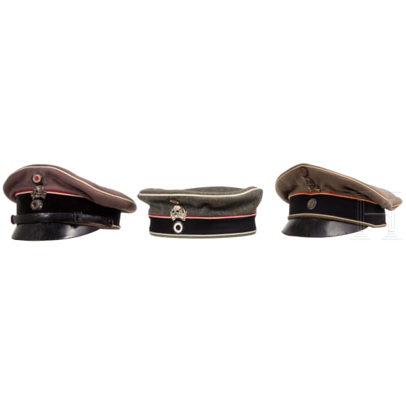Three field caps for members of the 1st Leib-Hussars Regiment, from 1907 onwards
