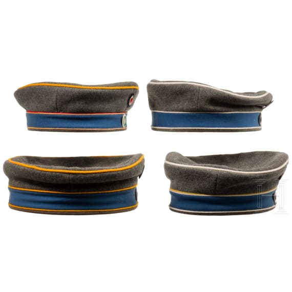 Four field caps for members of the cavalry, from 1907 onwards