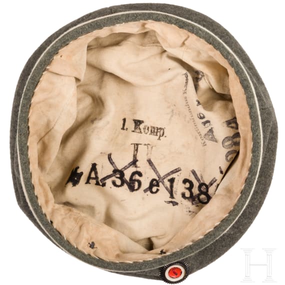 Four field caps for members of the cavalry, from 1907 onwards