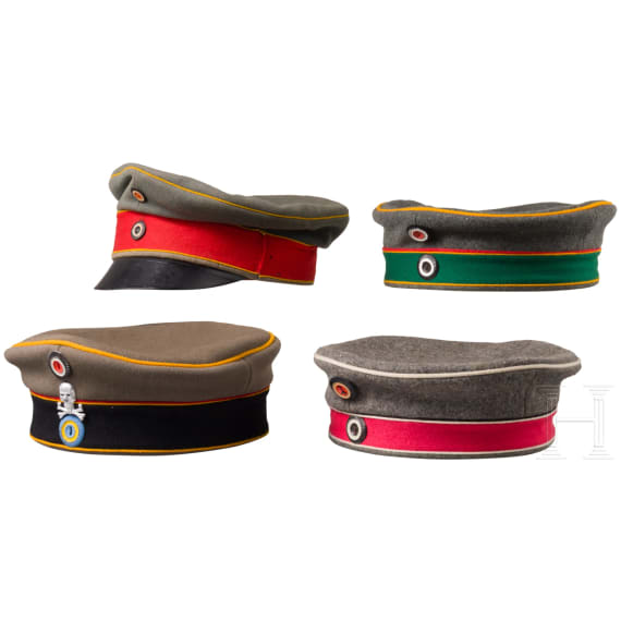 Four field caps for members of the cavalry, from 1907 onwards