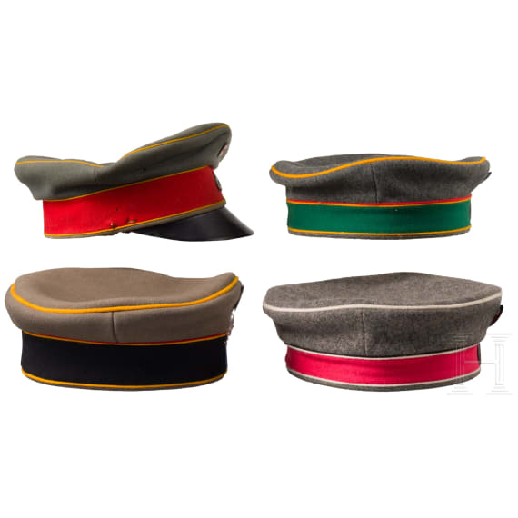 Four field caps for members of the cavalry, from 1907 onwards