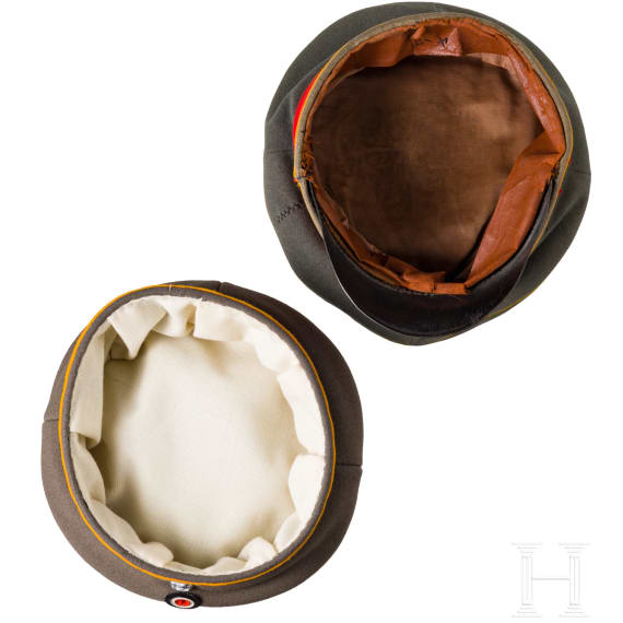 Four field caps for members of the cavalry, from 1907 onwards
