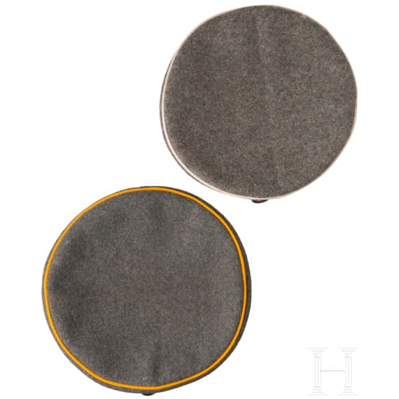 Four field caps for members of the cavalry, from 1907 onwards