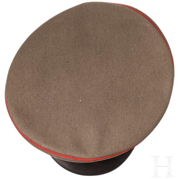 A field-grey visor cap for officers of the Prussian army with camouflage ribbon