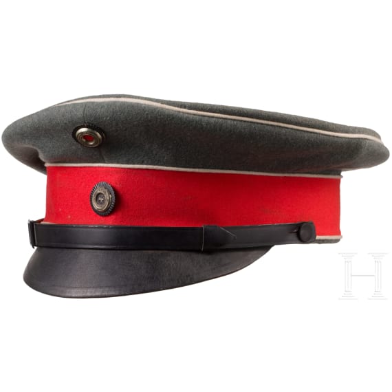 A field-grey visor cap for reserve officers of the Cuirassiers