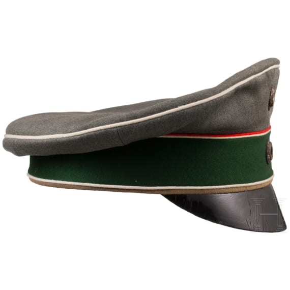 A field-grey visor cap for officers of the Prussian hussars