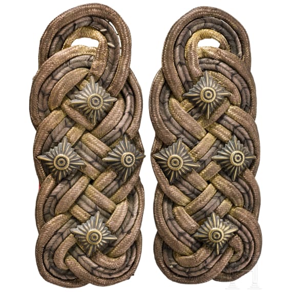 A pair of epaulettes for a Prussian Colonel-General with the rank of Field Marshal